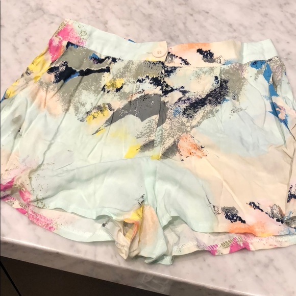 Brand new 100 percent rayon shorts - Picture 1 of 5